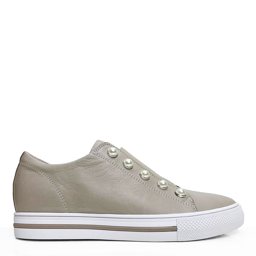 street wedge sneaker